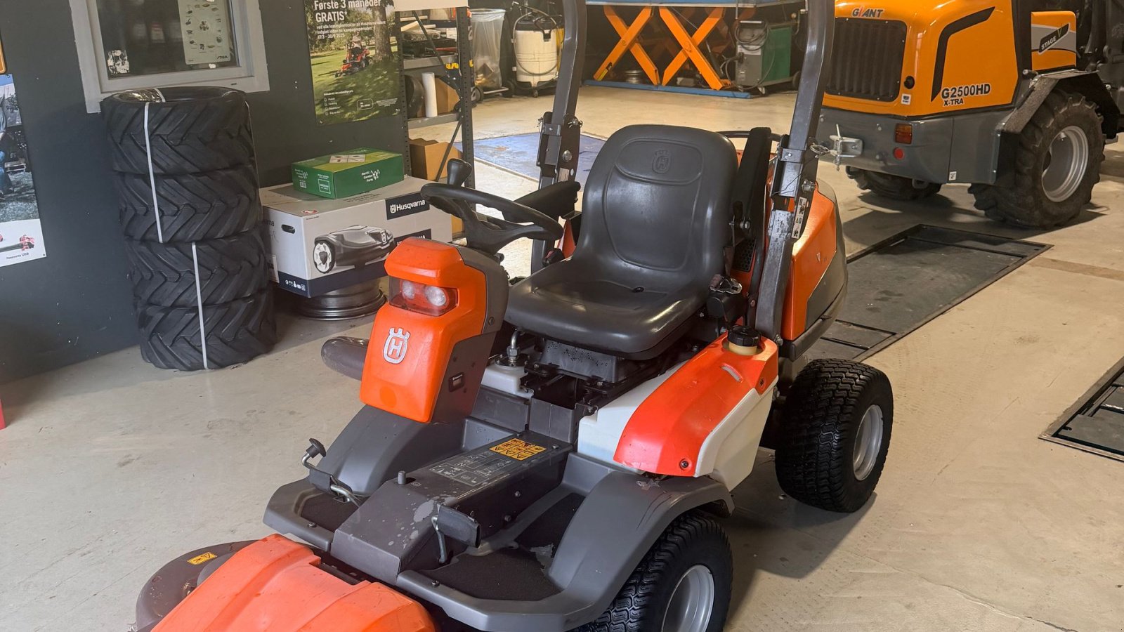 Sitzrasenmäher des Typs Husqvarna P 524, Gebrauchtmaschine in Brørup (Bild 1)