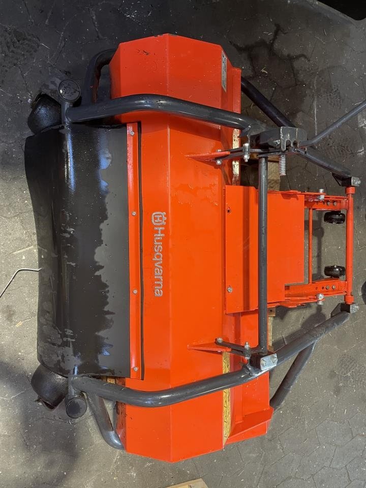 Sitzrasenmäher typu Husqvarna P100, Gebrauchtmaschine v Hadsten (Obrázek 1)