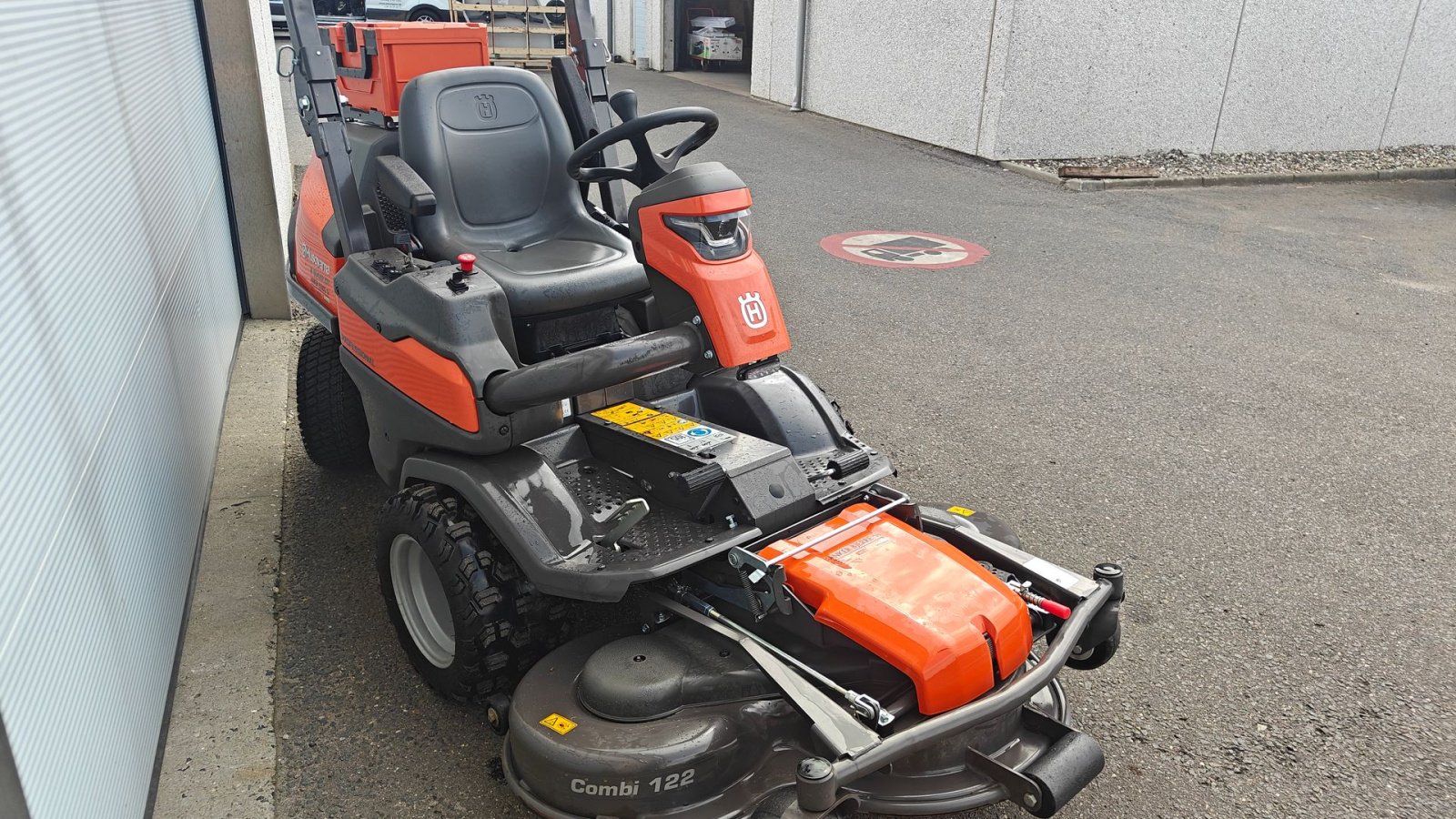 Sitzrasenmäher typu Husqvarna P524 XR fjernstyret MED FJERNBETJENING, Gebrauchtmaschine v Holstebro (Obrázek 7)