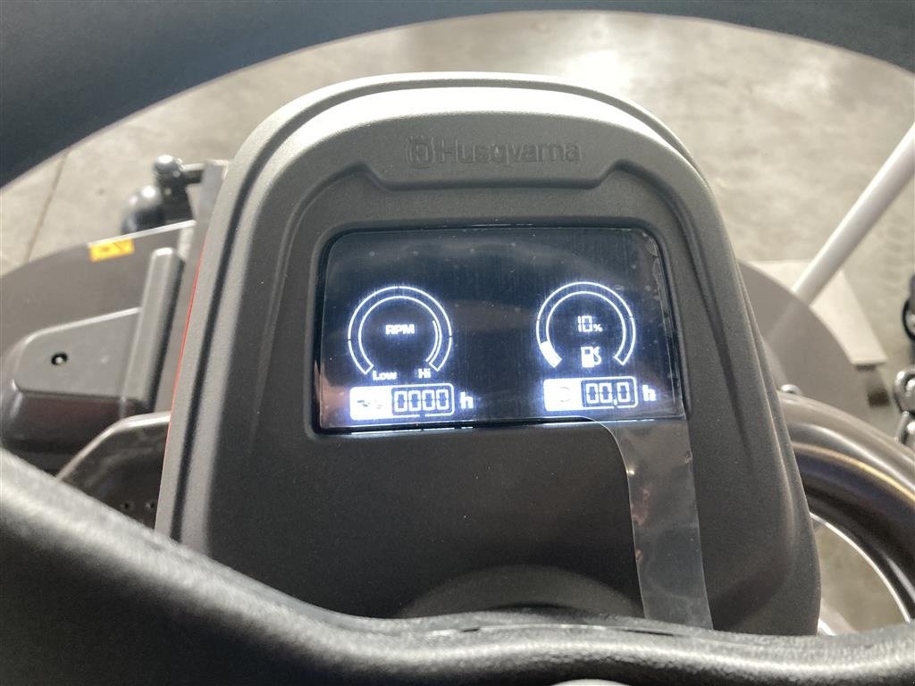 Sitzrasenmäher des Typs Husqvarna P524X Efi inkl. 137 cm klippebord, Gebrauchtmaschine in Roskilde (Bild 5)