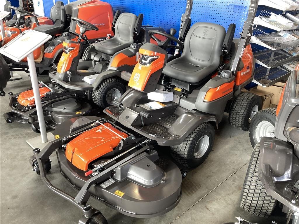 Sitzrasenmäher des Typs Husqvarna P524X Efi inkl. 137 cm klippebord, Gebrauchtmaschine in Roskilde (Bild 1)