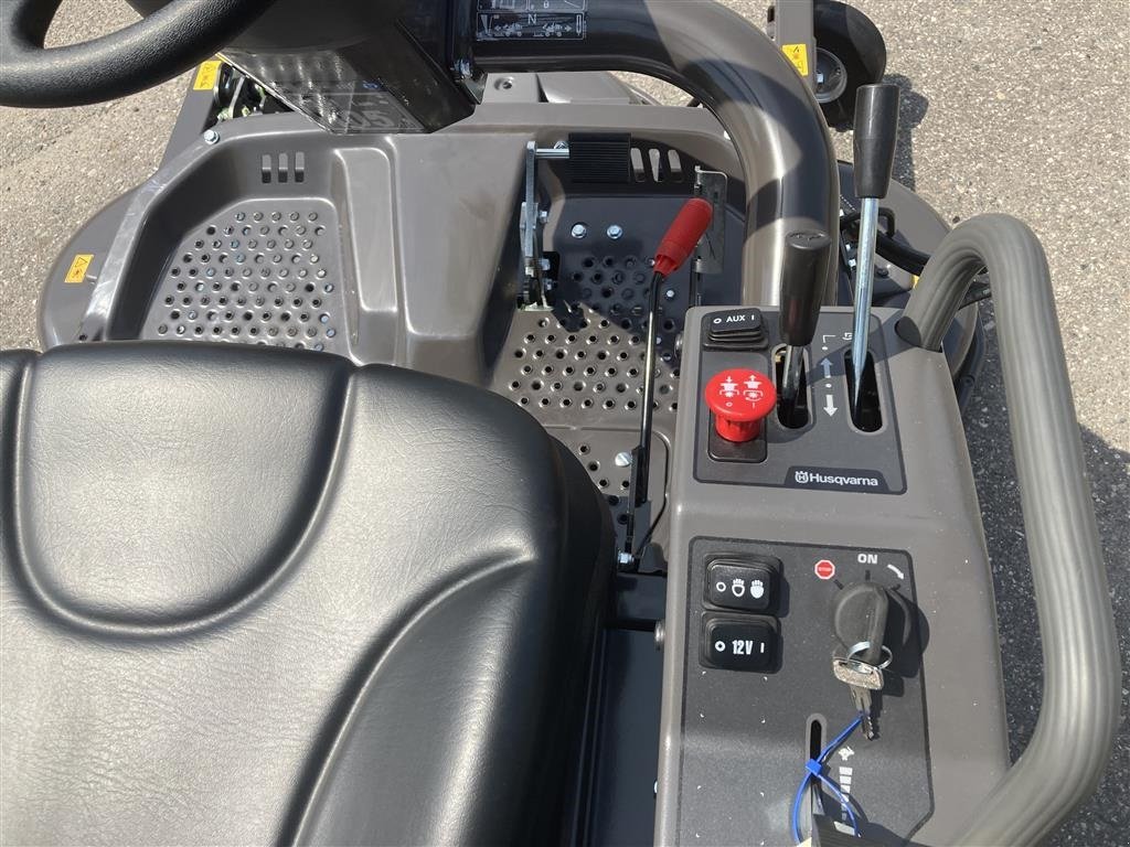 Sitzrasenmäher des Typs Husqvarna P525DX inkl. 155 X cm Combi klippebord, Gebrauchtmaschine in Roskilde (Bild 4)