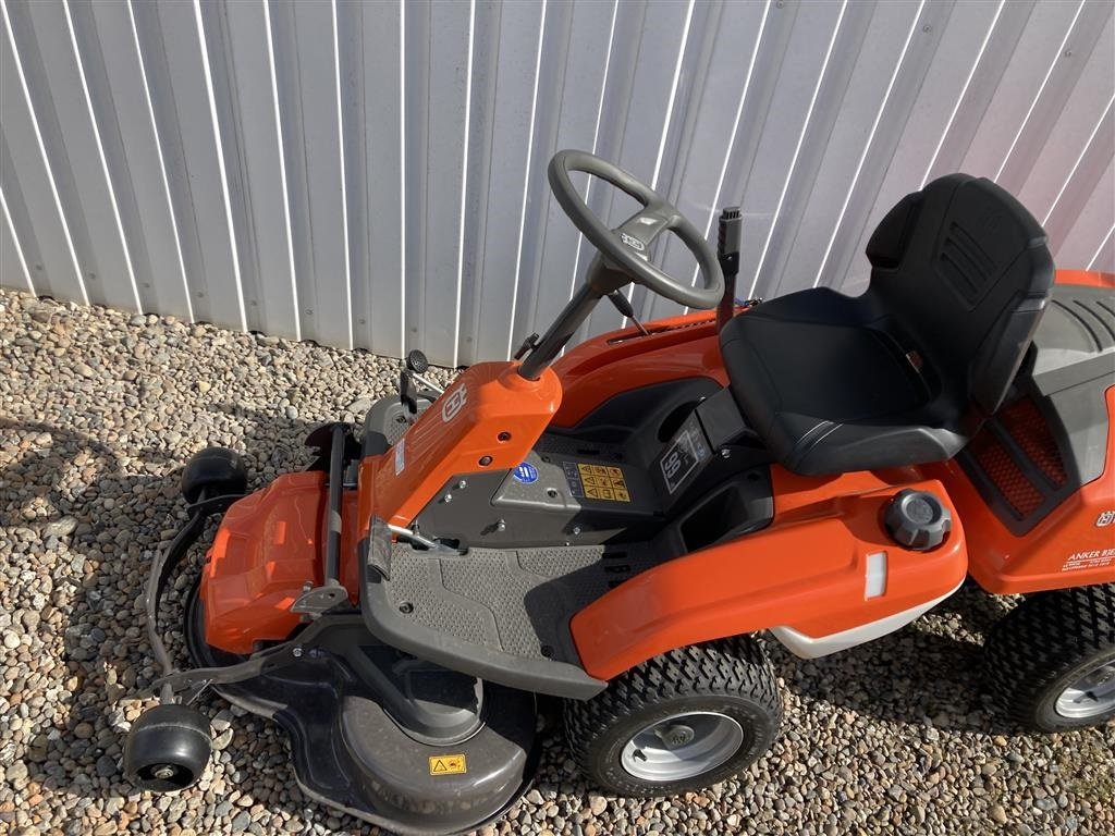 Sitzrasenmäher van het type Husqvarna R 214C BILLIGT!, Gebrauchtmaschine in Lemvig (Foto 2)
