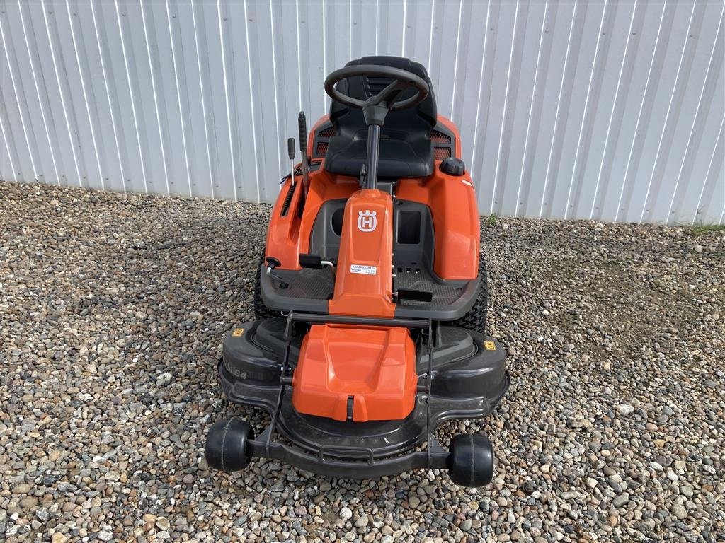 Sitzrasenmäher van het type Husqvarna R 214C BILLIGT!, Gebrauchtmaschine in Lemvig (Foto 7)