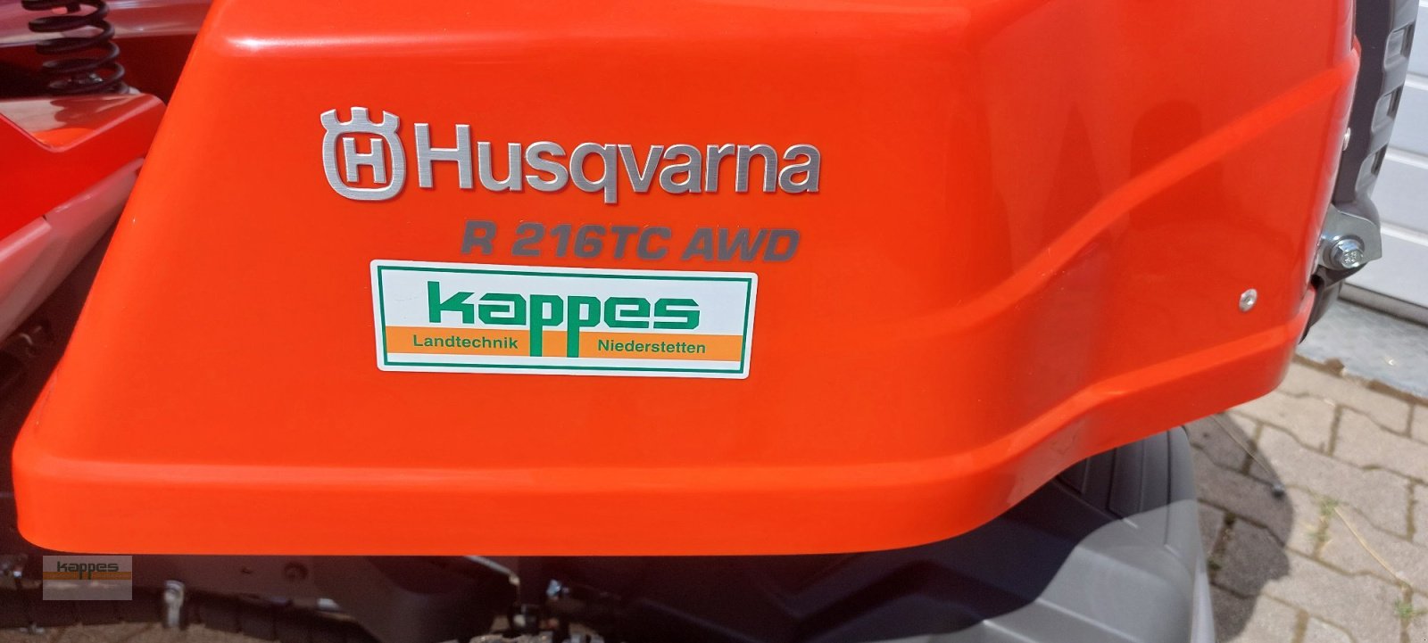 Sitzrasenmäher van het type Husqvarna R 216T AWD, Neumaschine in Niederstetten (Foto 5)