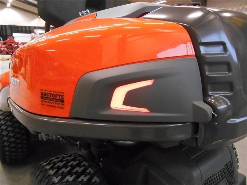 Sitzrasenmäher typu Husqvarna R 316TsX AWD, Gebrauchtmaschine v Mern (Obrázek 10)