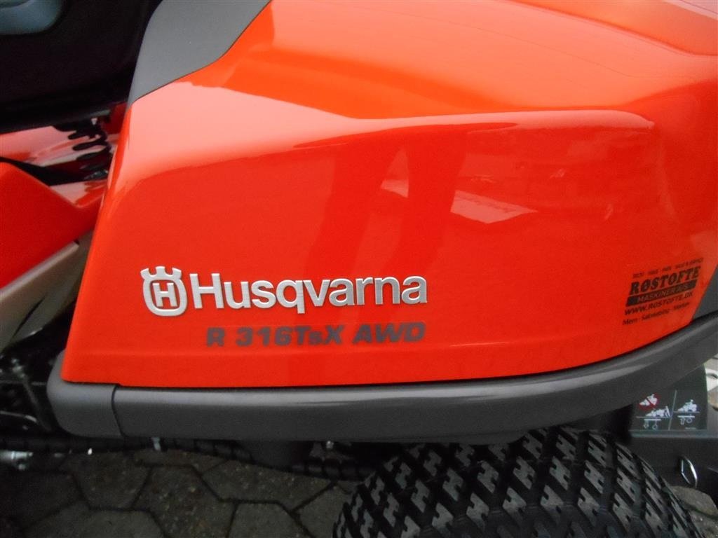 Sitzrasenmäher typu Husqvarna R 316TsX AWD, Gebrauchtmaschine w Mern (Zdjęcie 4)