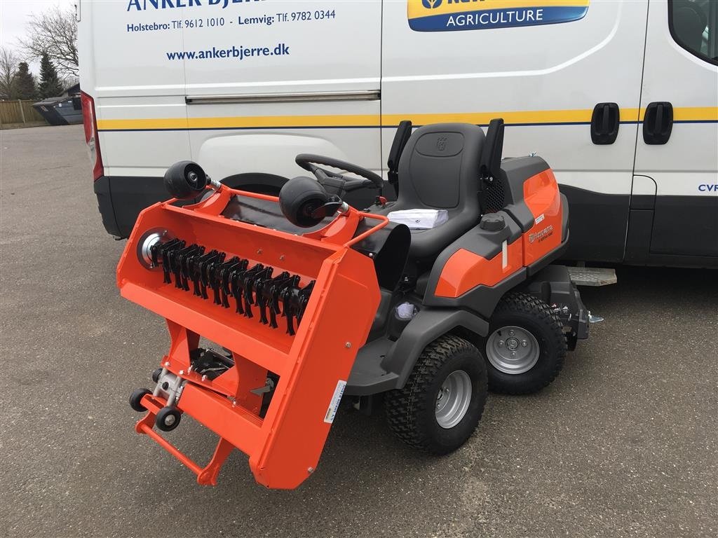 Sitzrasenmäher typu Husqvarna R 420TsX AWD inkl. slagleklipper & 122 cm klippebord, Gebrauchtmaschine v Holstebro (Obrázek 5)