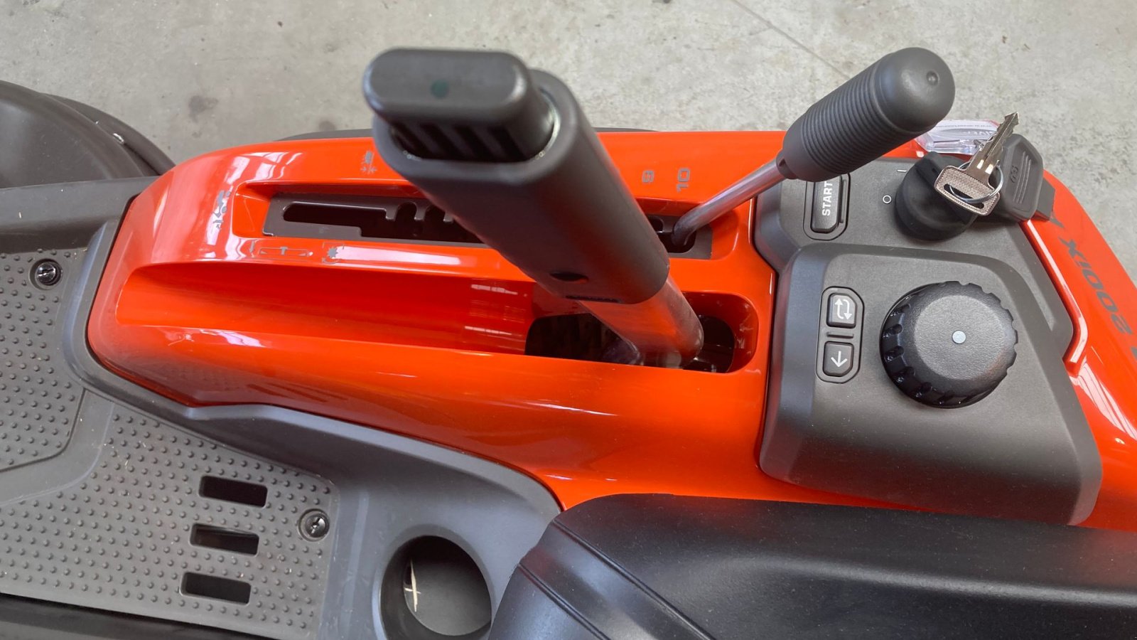 Sitzrasenmäher typu Husqvarna R200IX AWD Long Range Elektrisk, Gebrauchtmaschine w Roskilde (Zdjęcie 8)