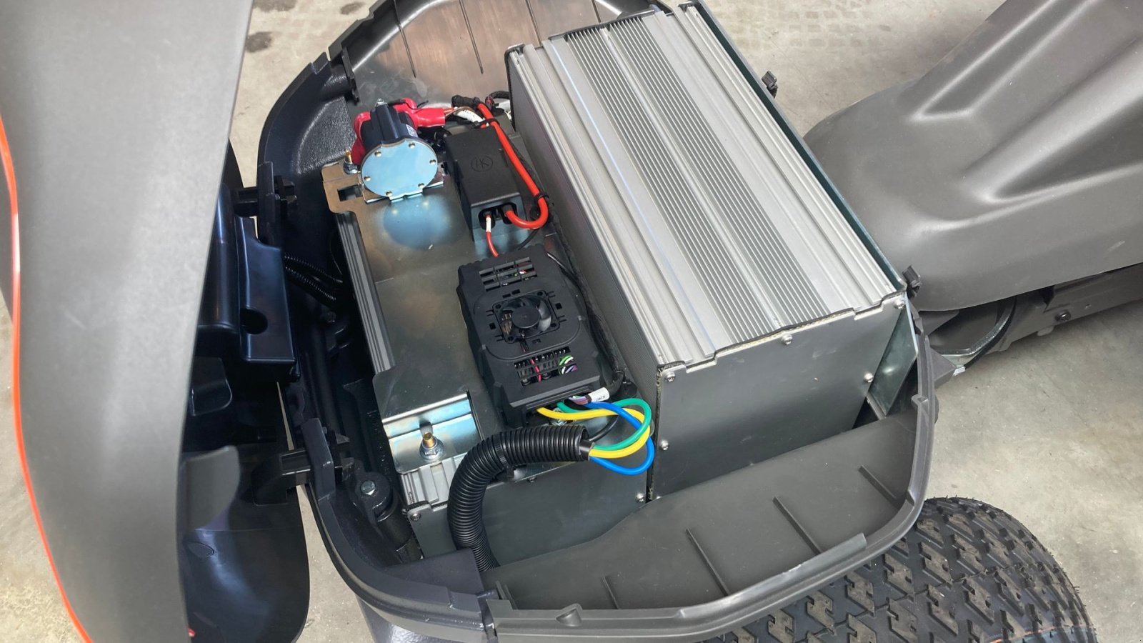 Sitzrasenmäher типа Husqvarna R200IX AWD Long Range Elektrisk, Gebrauchtmaschine в Roskilde (Фотография 13)