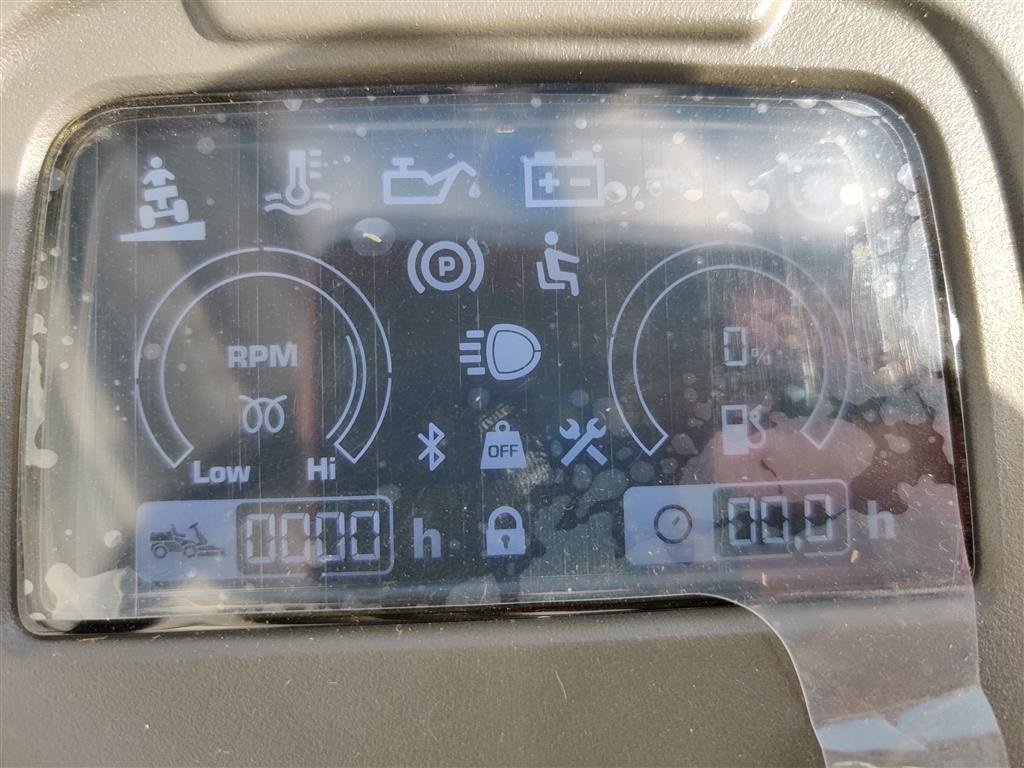 Sitzrasenmäher des Typs Husqvarna R418TsX AWD Inklusiv 112cm klippebord, Gebrauchtmaschine in Holstebro (Bild 8)