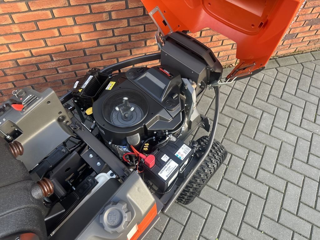 Sitzrasenmäher typu Husqvarna R420TSX AWD, Gebrauchtmaschine v Cabauw (Obrázek 5)