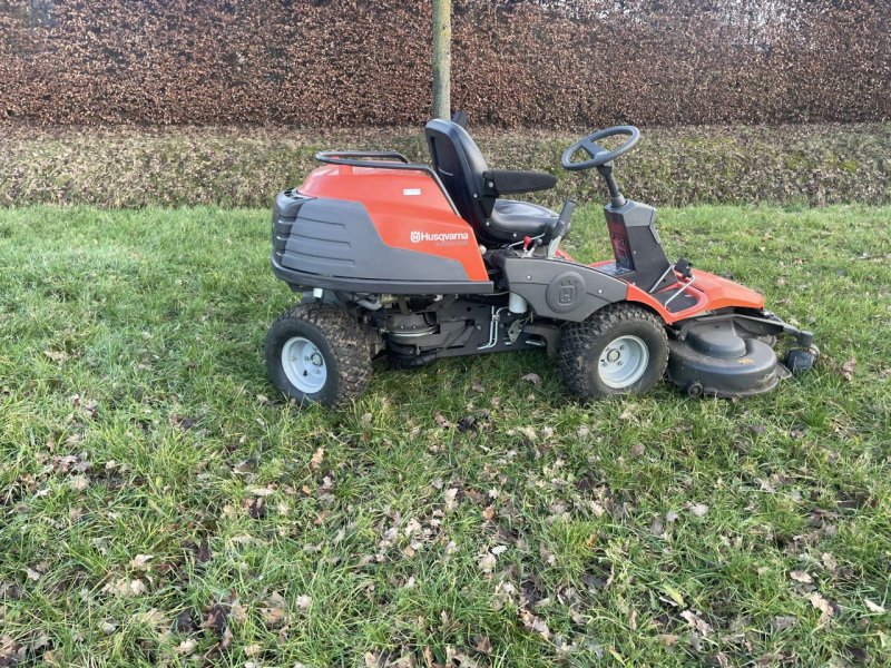 Sitzrasenmäher van het type Husqvarna R422Ts awd, Gebrauchtmaschine in Kesteren