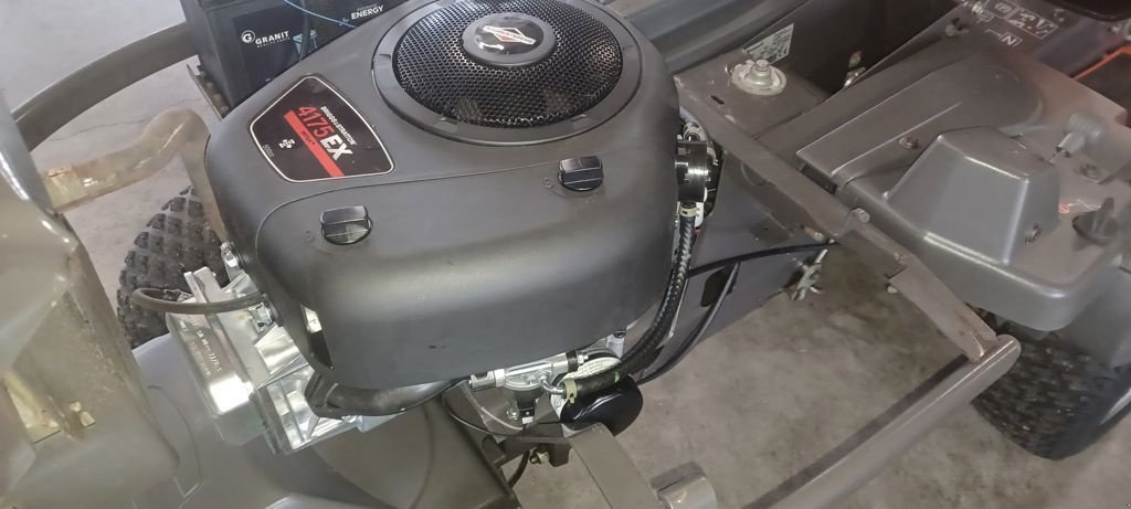 Sitzrasenmäher typu Husqvarna RIDER 18, Gebrauchtmaschine v Hasselt (Obrázek 8)