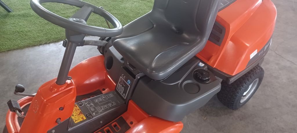 Sitzrasenmäher typu Husqvarna RIDER 18, Gebrauchtmaschine v Hasselt (Obrázek 5)