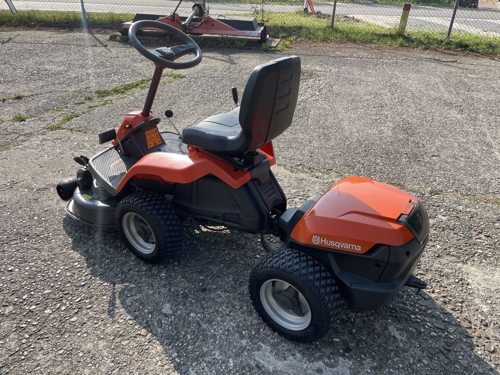 Sitzrasenmäher des Typs Husqvarna RIDER112IC, Gebrauchtmaschine in Hasselt (Bild 3)