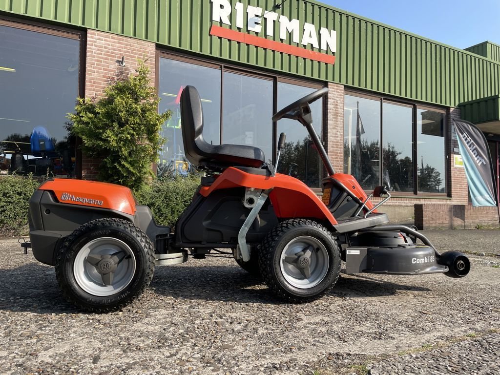 Sitzrasenmäher des Typs Husqvarna RIDER112IC, Gebrauchtmaschine in Hasselt (Bild 1)