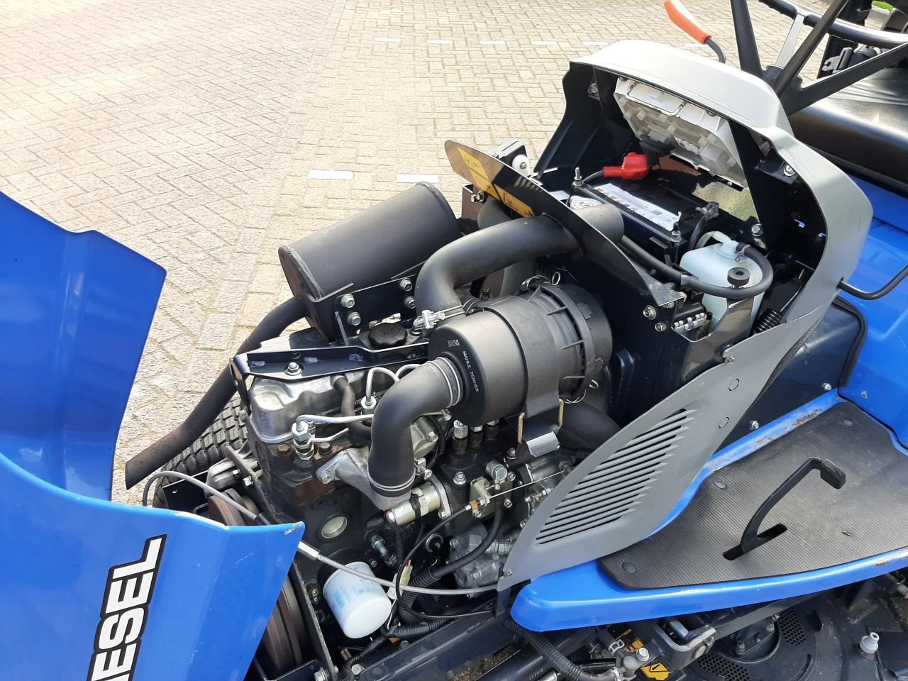 Sitzrasenmäher des Typs Iseki SXG 326 hooglosser, Gebrauchtmaschine in Hardegarijp (Bild 9)