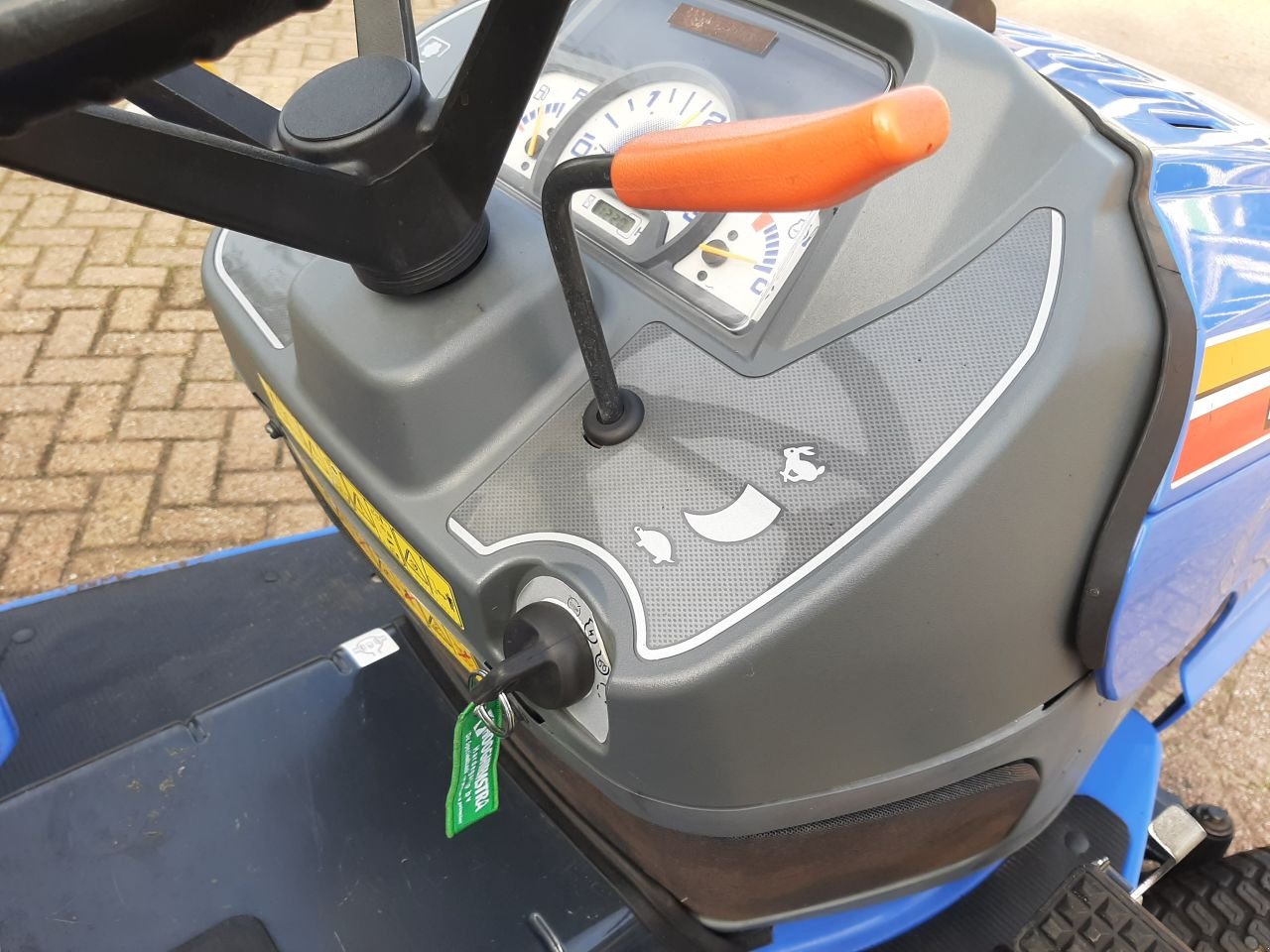 Sitzrasenmäher des Typs Iseki SXG 326 hooglosser, Gebrauchtmaschine in Hardegarijp (Bild 11)