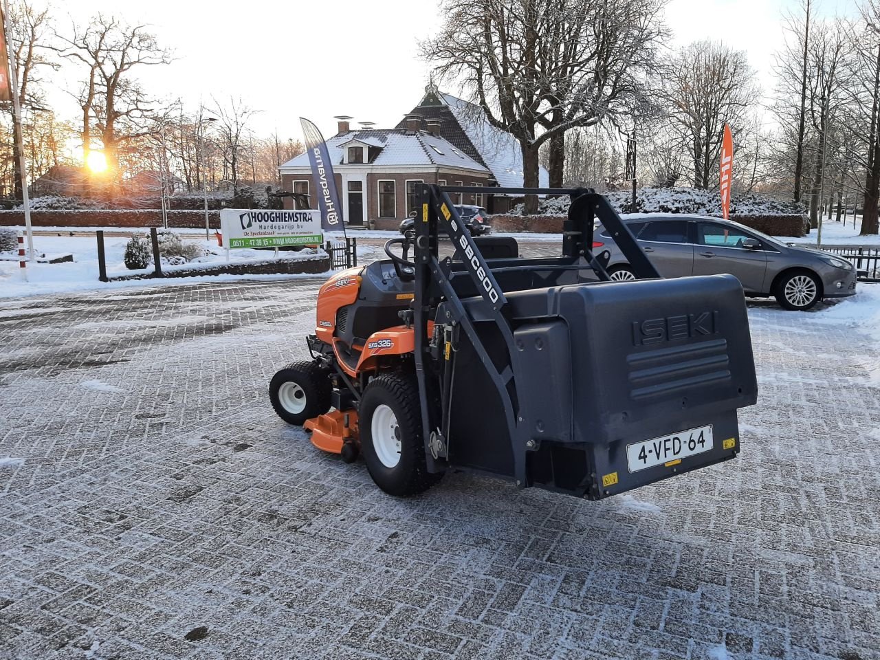 Sitzrasenmäher des Typs Iseki SXG 326 hooglosser, Gebrauchtmaschine in Hardegarijp (Bild 4)