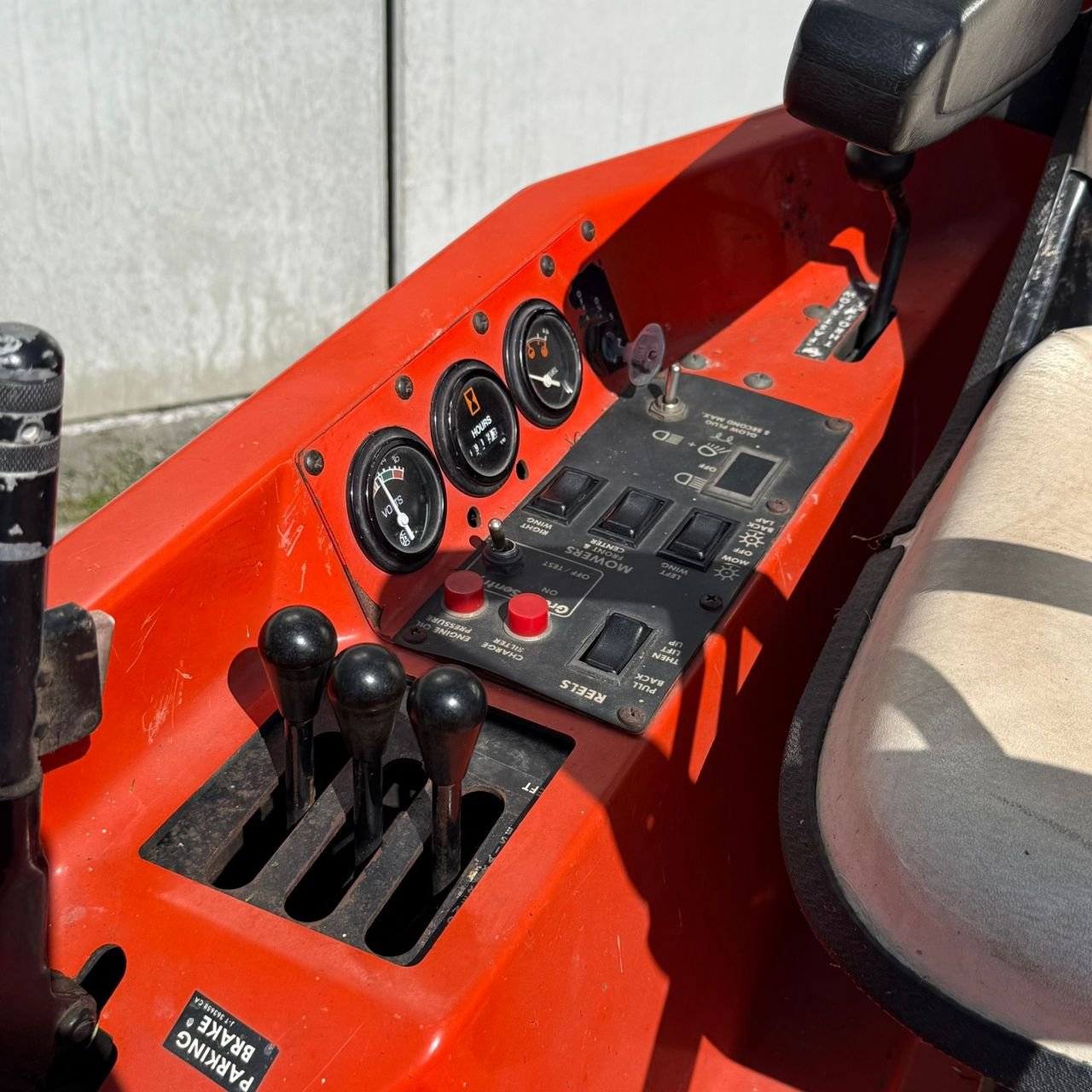 Sitzrasenmäher del tipo Jacobsen -, Gebrauchtmaschine In IJsselmuiden (Immagine 3)