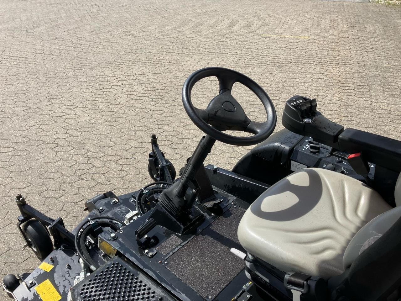 Sitzrasenmäher van het type Jacobsen HR700, Gebrauchtmaschine in Trige (Foto 5)