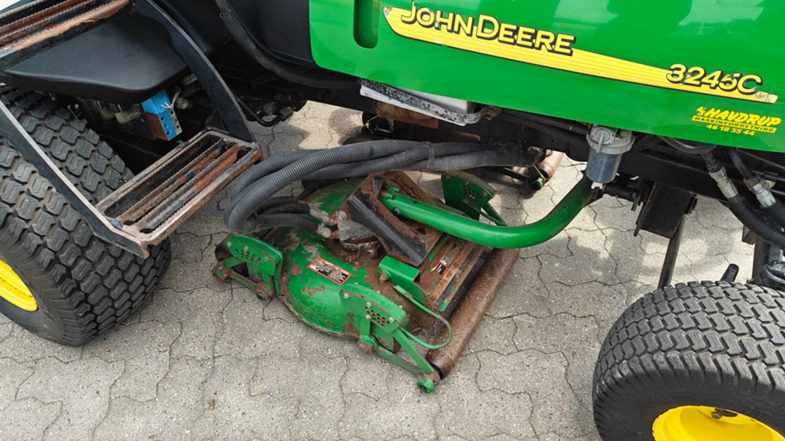 Sitzrasenmäher van het type John Deere 3245C Fairway, Gebrauchtmaschine in Vrå (Foto 13)