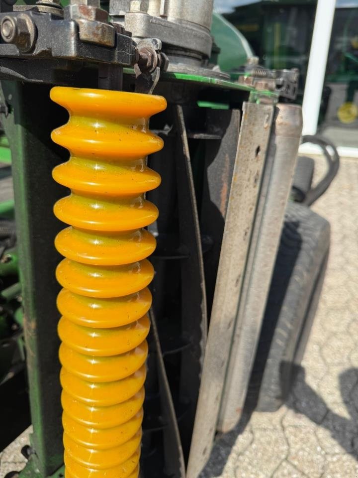 Sitzrasenmäher от тип John Deere 8700 A, Gebrauchtmaschine в Trige (Снимка 12)