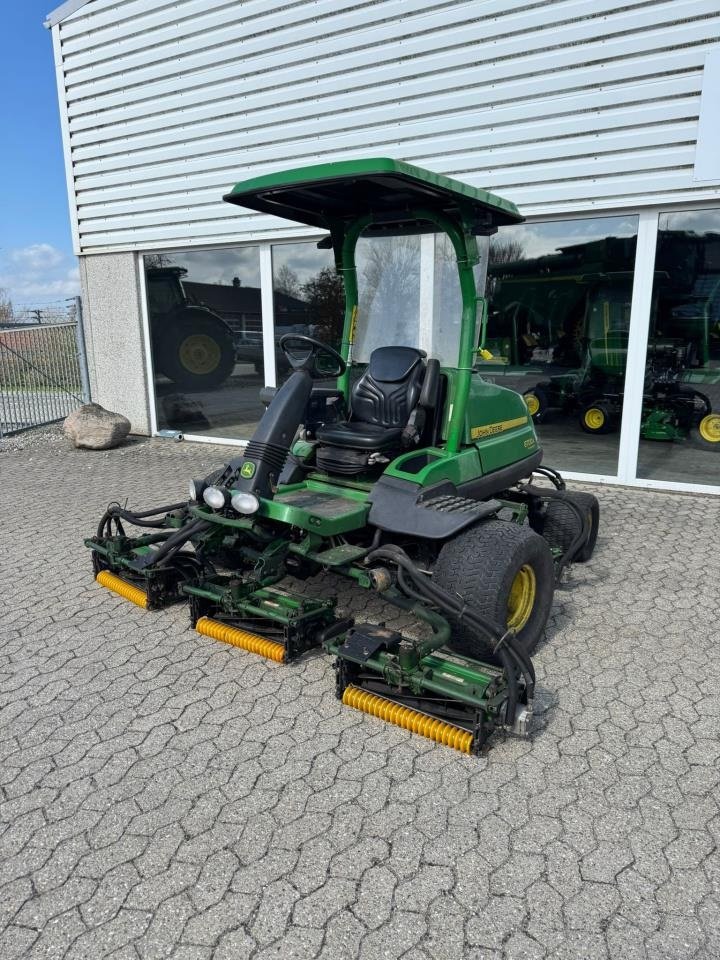 Sitzrasenmäher от тип John Deere 8700 A, Gebrauchtmaschine в Trige (Снимка 7)
