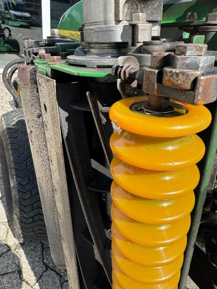Sitzrasenmäher от тип John Deere 8700 A, Gebrauchtmaschine в Trige (Снимка 13)