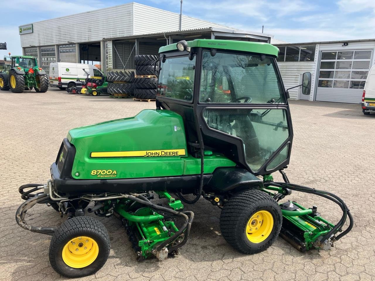 Sitzrasenmäher van het type John Deere 8700 A, Gebrauchtmaschine in Trige (Foto 16)