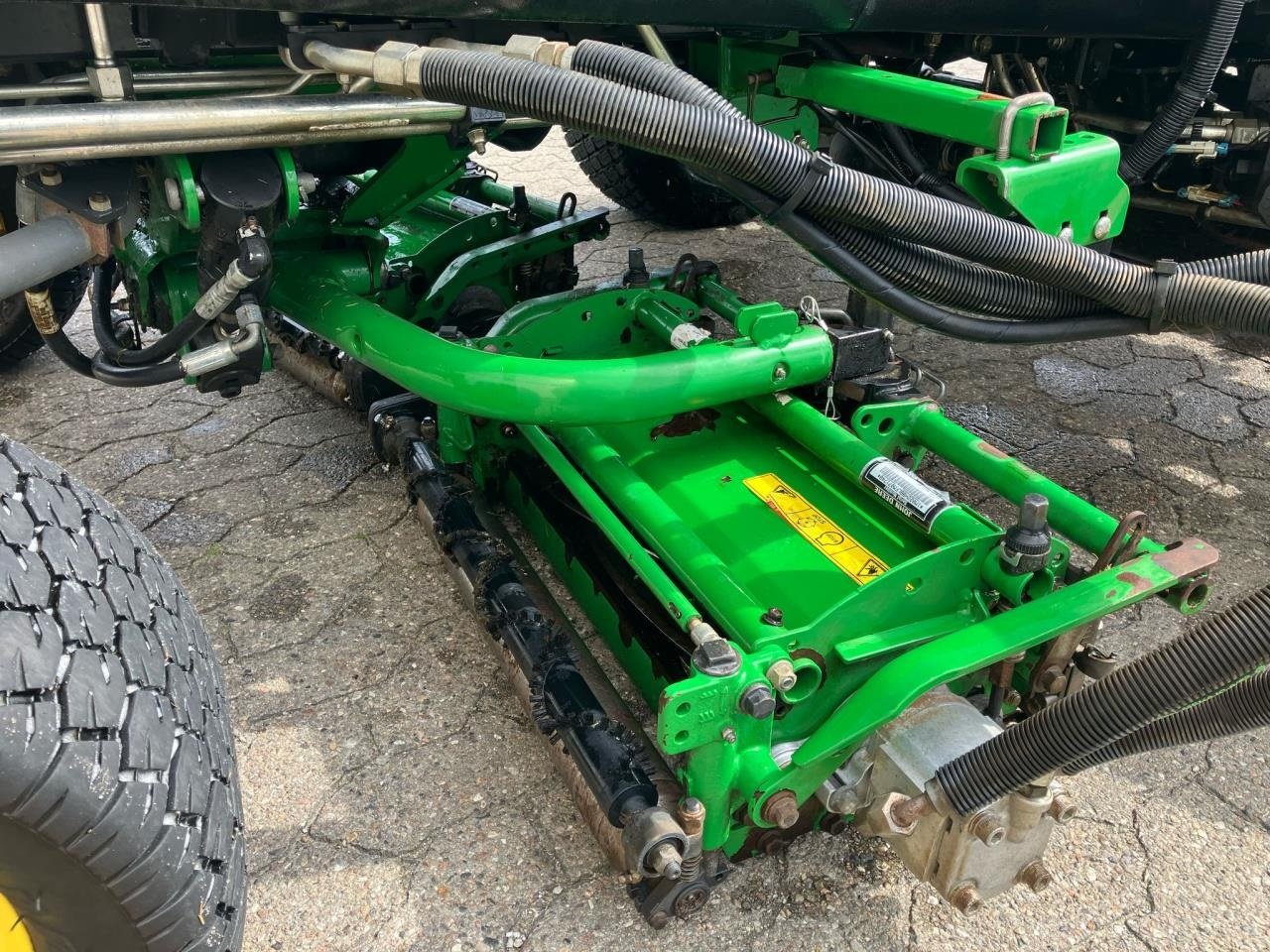Sitzrasenmäher van het type John Deere 8700 A, Gebrauchtmaschine in Trige (Foto 15)