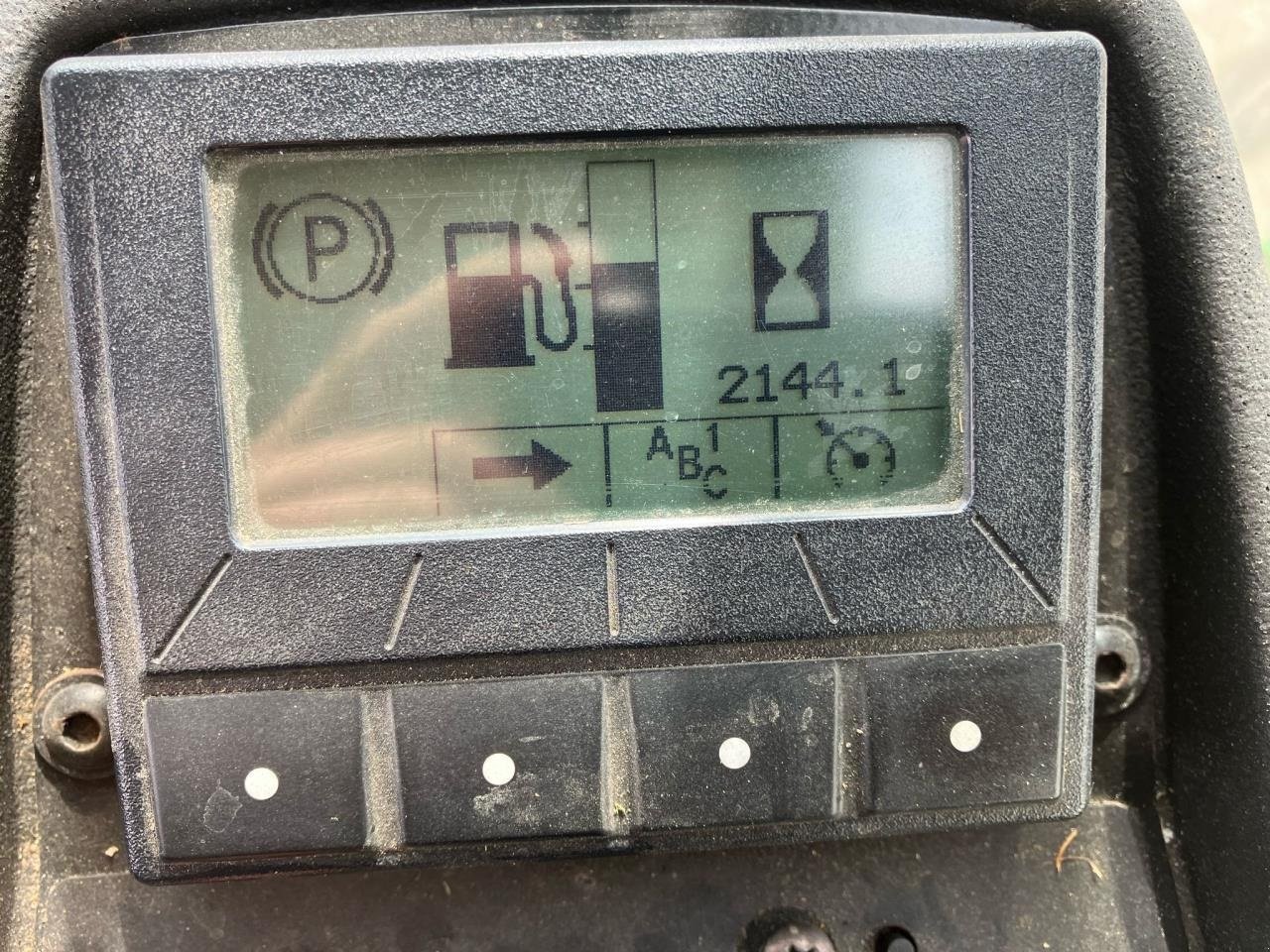 Sitzrasenmäher van het type John Deere 8700 A, Gebrauchtmaschine in Trige (Foto 3)
