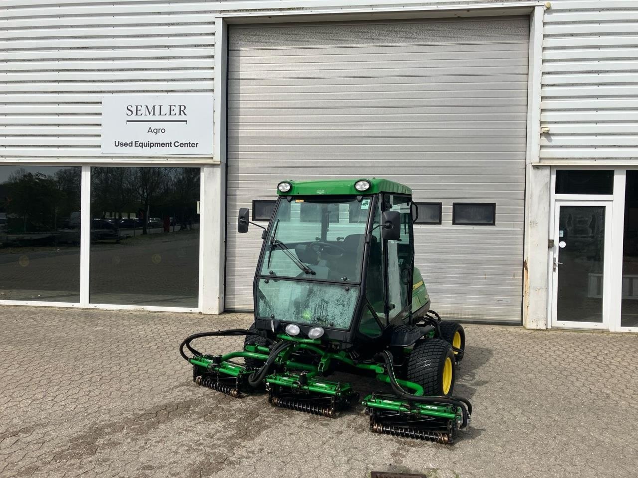 Sitzrasenmäher van het type John Deere 8700 A, Gebrauchtmaschine in Trige (Foto 1)