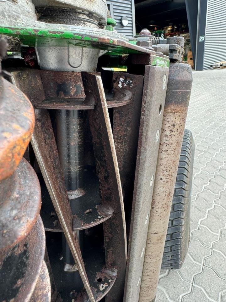 Sitzrasenmäher des Typs John Deere 8700, Gebrauchtmaschine in Næstved (Bild 13)