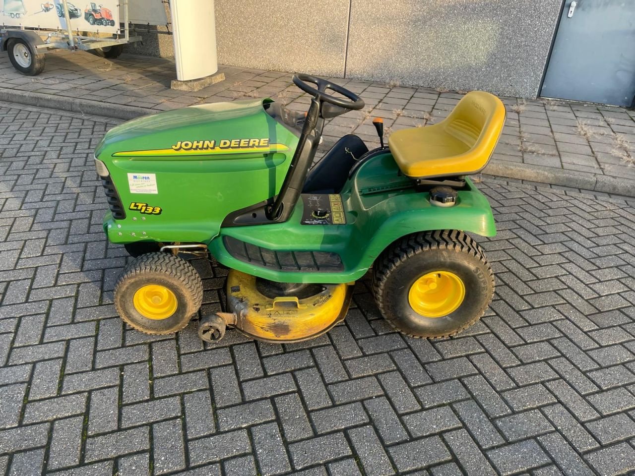 Sitzrasenmäher типа John Deere LT 133 zitmaaier, Gebrauchtmaschine в Roermond (Фотография 2)