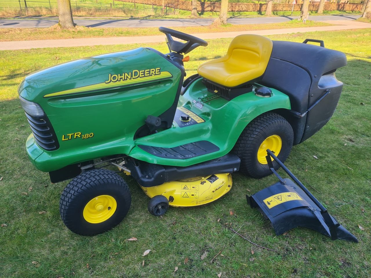 Sitzrasenmäher от тип John Deere LTR180, Gebrauchtmaschine в Lierop (Снимка 1)