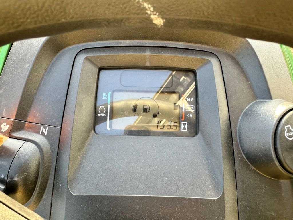 Sitzrasenmäher a típus John Deere X350, Gebrauchtmaschine ekkor: MARIENHEEM (Kép 4)