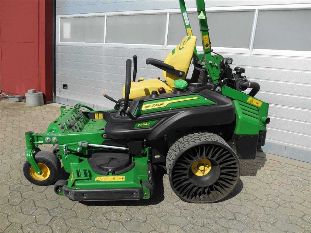 Sitzrasenmäher des Typs John Deere Z 994R Diesel, Gebrauchtmaschine in Mern (Bild 2)