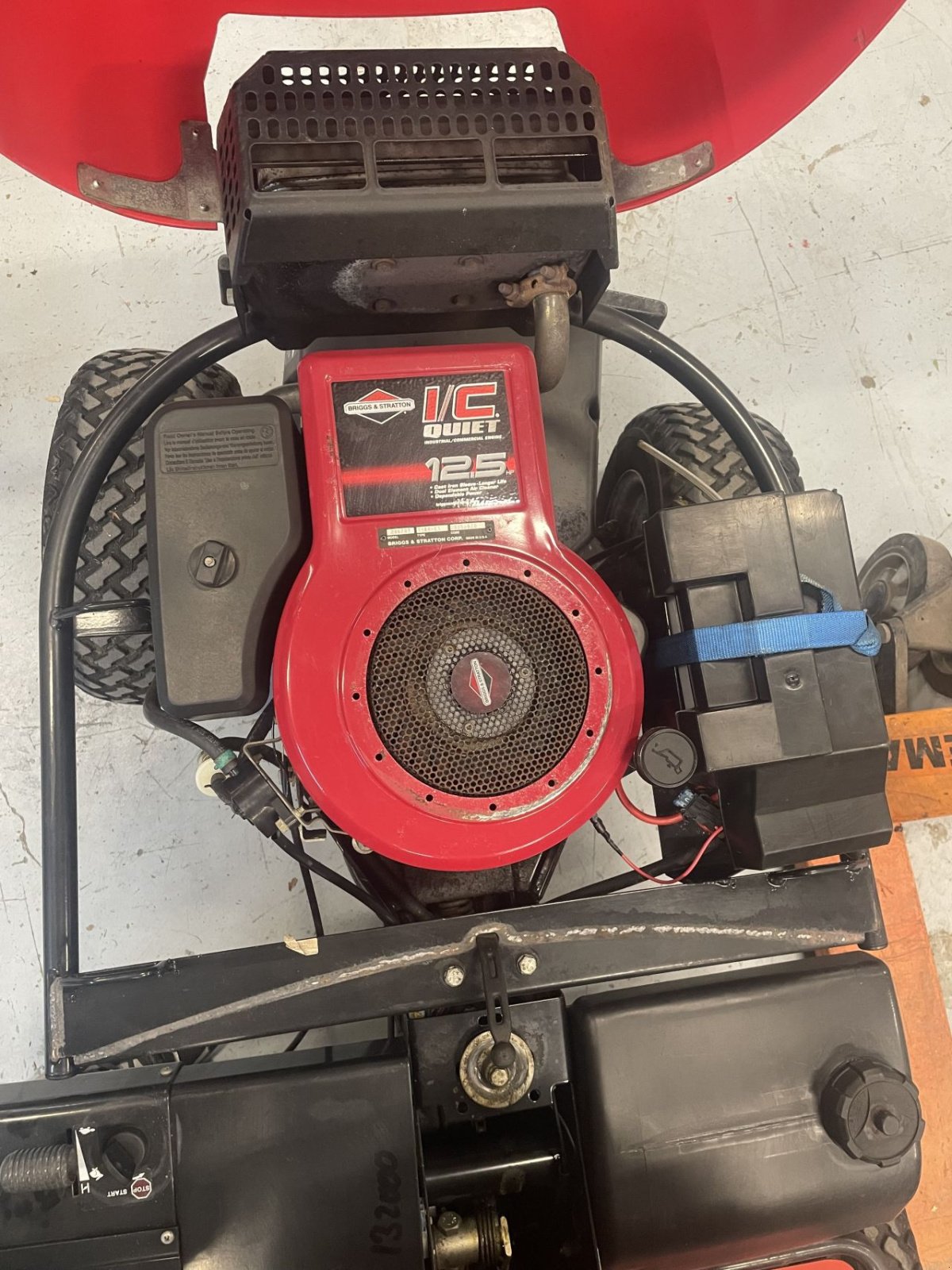 Sitzrasenmäher Türe ait Jonsered FRM 13, Gebrauchtmaschine içinde Reeuwijk (resim 7)