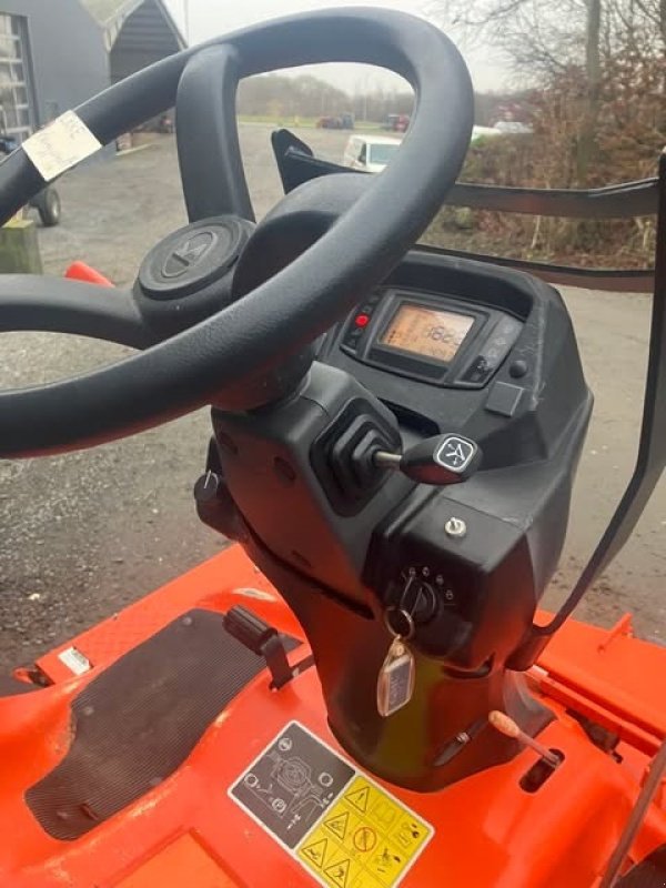 Sitzrasenmäher van het type Kubota F3090, Gebrauchtmaschine in Glamsbjerg (Foto 10)