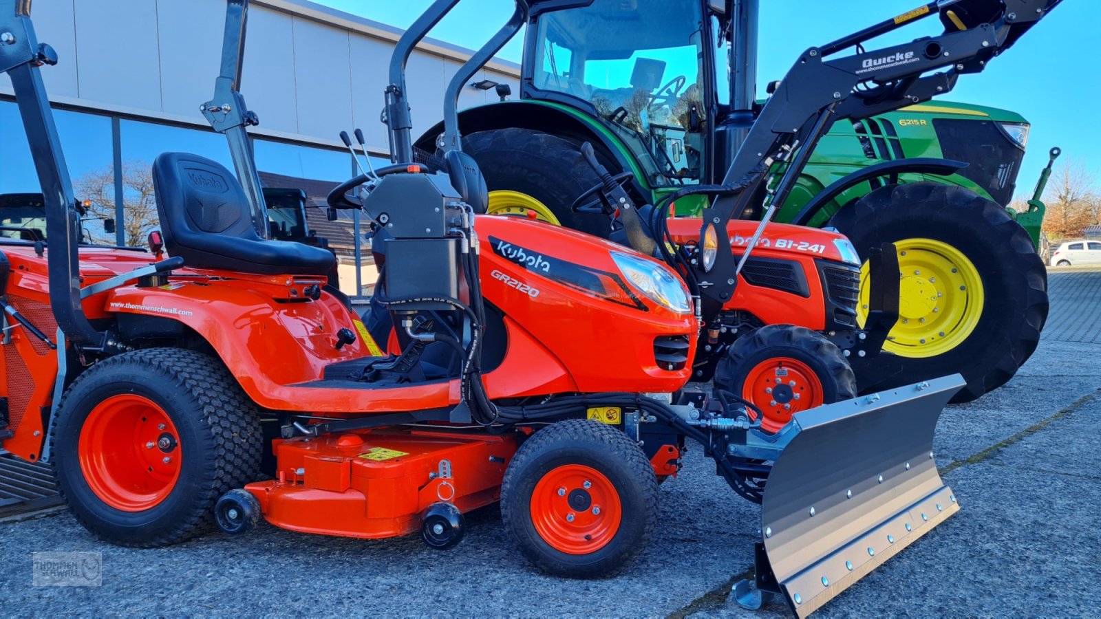 Sitzrasenmäher типа Kubota GR 2120 III mit Schneeschild + Kehrbürstenfunktion, Neumaschine в Crombach/St.Vith (Фотография 1)