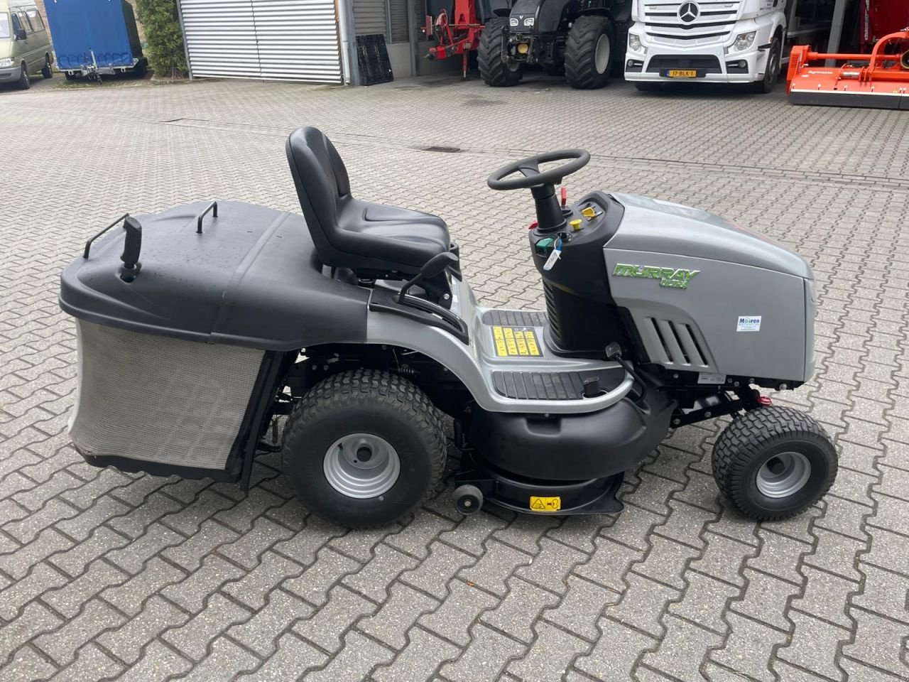 Sitzrasenmäher van het type Murray MRD100 zitmaaier met opvang, Gebrauchtmaschine in Roermond (Foto 4)