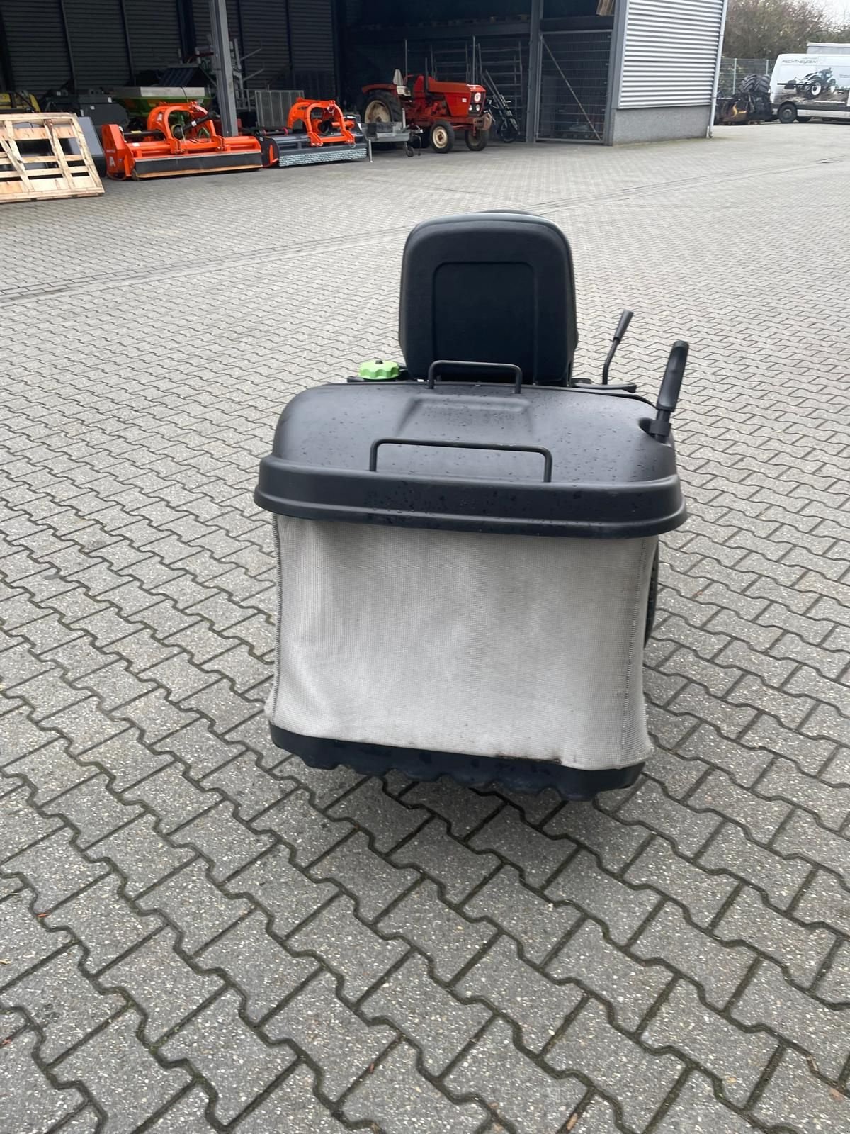 Sitzrasenmäher van het type Murray MRD100 zitmaaier met opvang, Gebrauchtmaschine in Roermond (Foto 6)