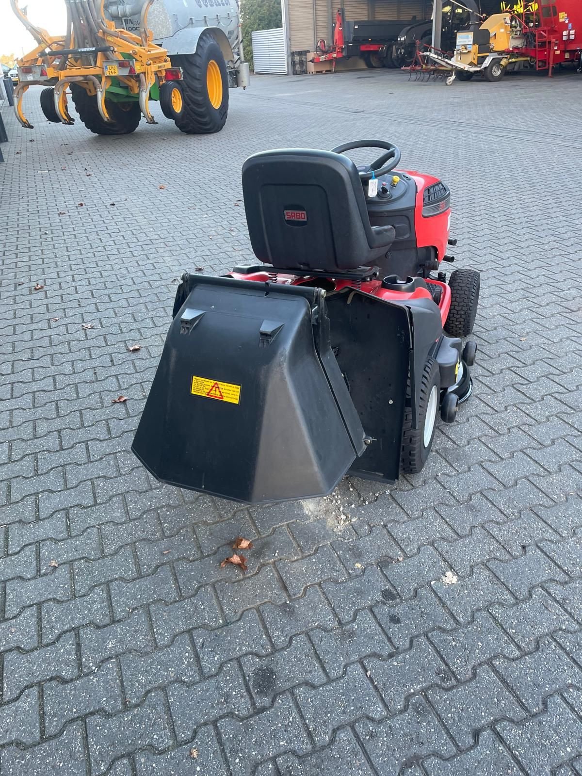 Sitzrasenmäher van het type Sabo 107H zitmaaier, Gebrauchtmaschine in Roermond (Foto 7)