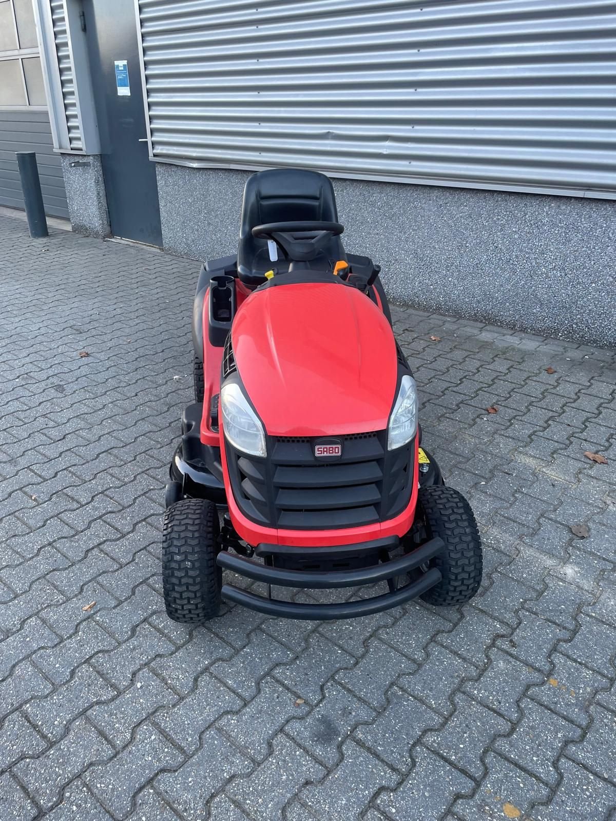 Sitzrasenmäher van het type Sabo 107H zitmaaier, Gebrauchtmaschine in Roermond (Foto 4)