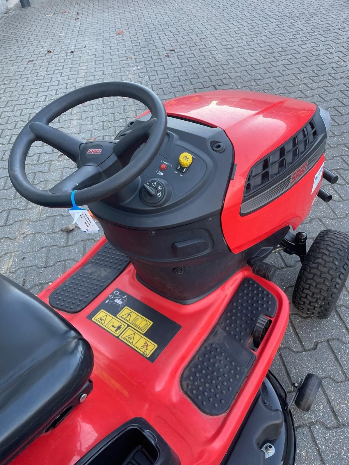 Sitzrasenmäher van het type Sabo 107H zitmaaier, Gebrauchtmaschine in Roermond (Foto 8)