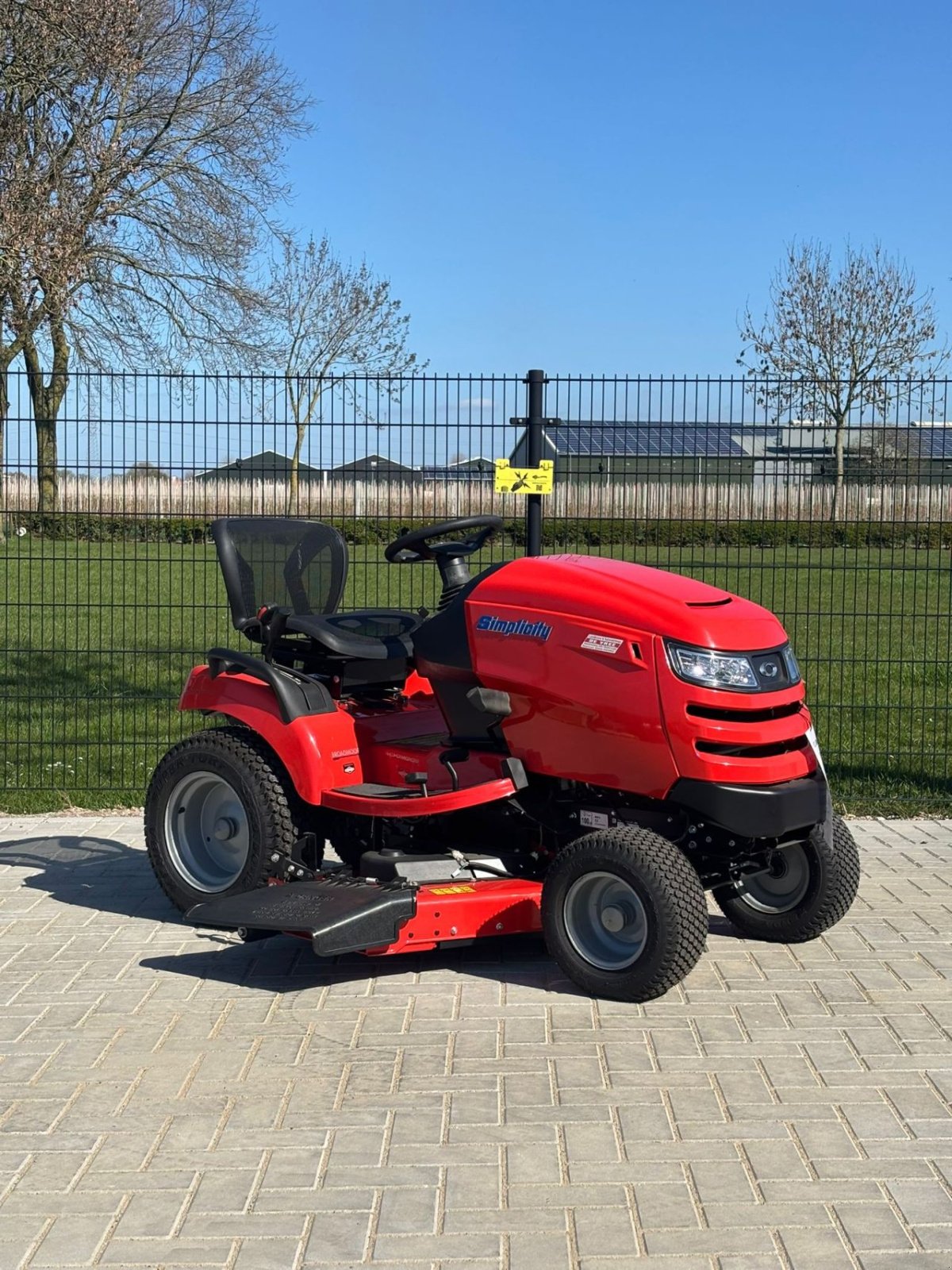 Sitzrasenmäher типа Simplicity Broadmoor, Gebrauchtmaschine в Wadenoijen (Фотография 1)