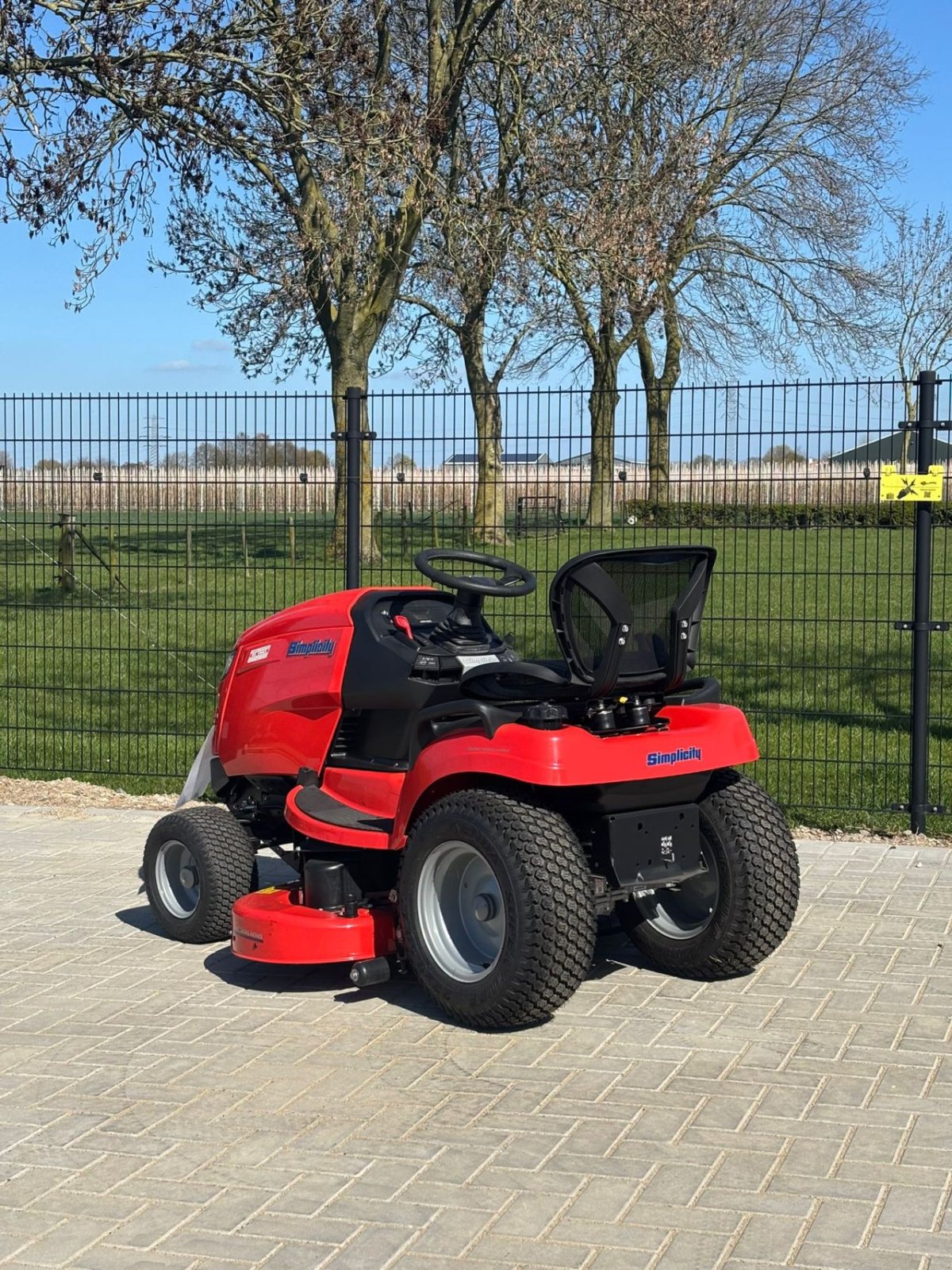 Sitzrasenmäher типа Simplicity Broadmoor, Gebrauchtmaschine в Wadenoijen (Фотография 4)