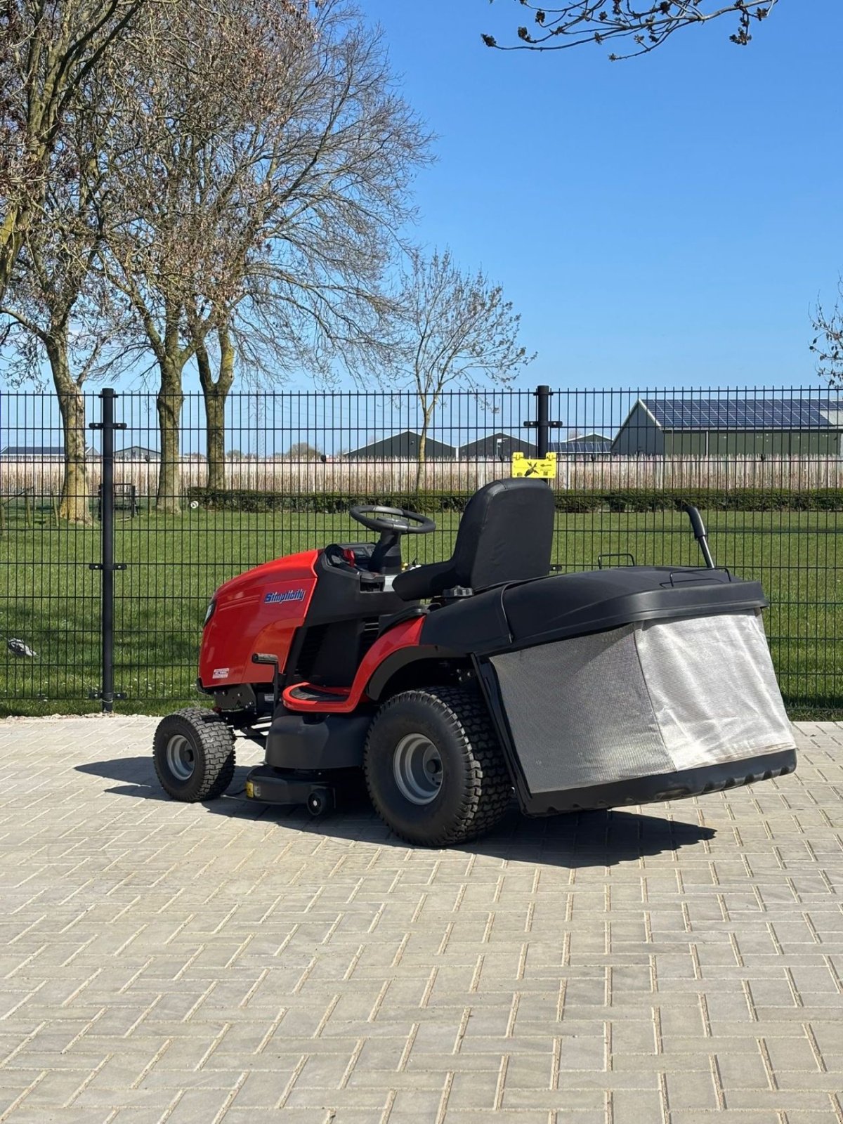 Sitzrasenmäher типа Simplicity Srd210, Gebrauchtmaschine в Wadenoijen (Фотография 3)